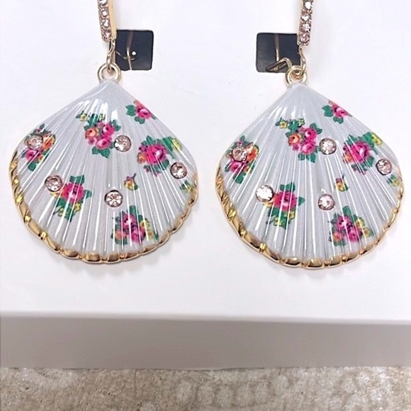 Brand New Betsey Johnson Floral Seashell Rhinestone Drop Earrings Beach Tropical - Picture 6 of 14